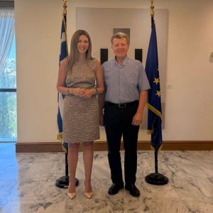 Την Υπουργό Παιδείας συνάντησε ο Πρόεδρος των Συμβούλων Εκπαίδευσης Χρίστςο Μαρκαντώνης