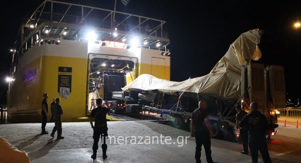 Μεταφέρθηκε με πλοίο το F-16 που έκανε αναγκαστική προσγείωση στο αεροδρόμιο Ζακύνθου (ΒΙΝΤΕΟ-ΦΩΤΟ)