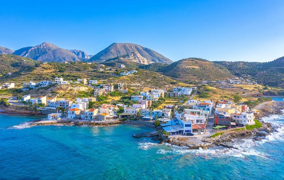 Ξένοι αγοράζουν σπίτια στην Ελλάδα για μόνιμη εγκατάσταση – Πού στρέφεται περισσότερο η ζήτηση φέτος
