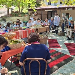 Με επιτυχία ολοκληρώθηκε το τριήμερο Εργαστήριο Υφαντικής "Ξανά - Υφαίνουμε" στο Νεοχώρι Υπάτης