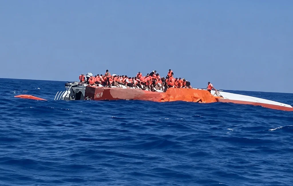 Έξι νεκροί από την ανατροπή επιβατηγού σκάφους με 267 επιβαίνοντες ανοικτά της κατεχόμενης Κερύνειας – Έχουν διασωθεί 172