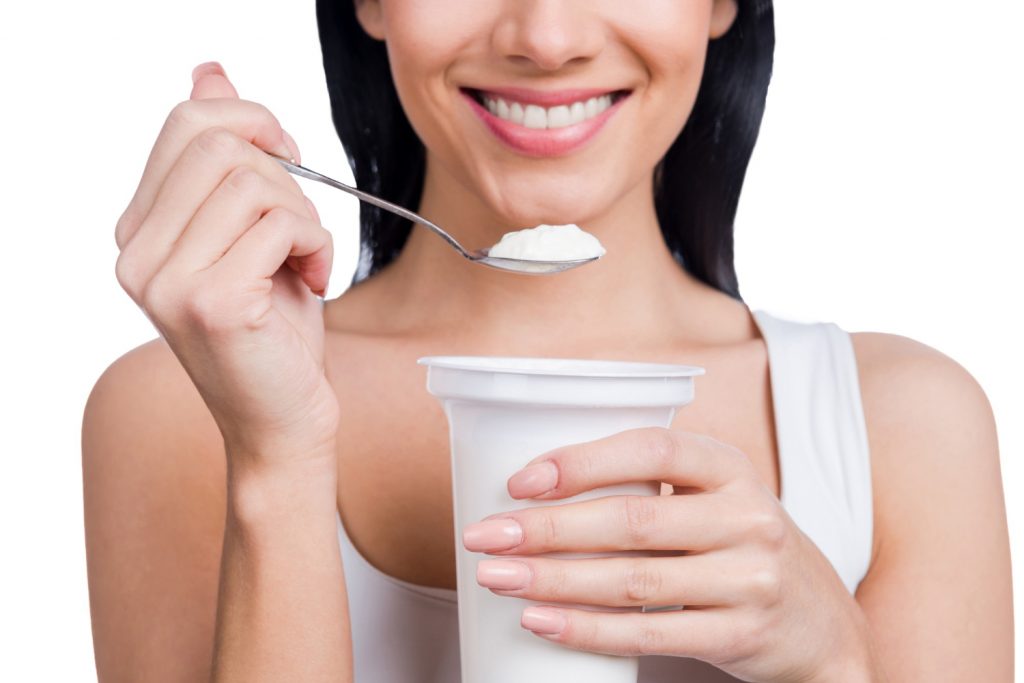 Γιαούρτι ή cottage cheese; Ποιο κερδίζει σε πρωτεΐνη και ποιο είναι πιο θρεπτικό