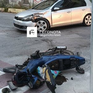 Σοβαρό τροχαίο με τραυματισμό μοτοσικλετιστή στο κέντρο του Βόλου