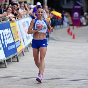 Αντιγόνη Ντρισμπιώτη: «Επιβιώνω όπου και να με βάλετε, σαν κάποιο έντομο που δεν πεθαίνει ποτέ»
