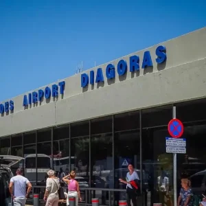 Ρόδος: Πάνω από 1,3 εκατ. επιβάτες τον Ιούλιο στο αεροδρόμιο «Διαγόρας»
