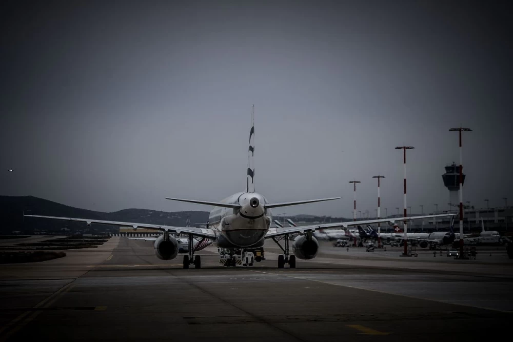 Ιταλίδα τουρίστρια τραυματίστηκε σοβαρά από το ρεύμα αεροπλάνου στο αεροδρόμιο Σκιάθου, διακομίστηκε με αεροδιακομιδή στον Βόλο