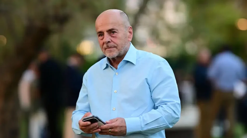 Ο Γιάννης Αλαφούζος στην προπόνηση του Παναθηναϊκού, τα είπε με Νίστρουπ και Κοτσόλη