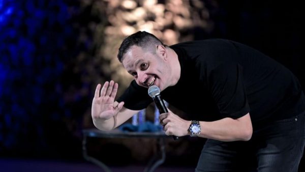 Αλέξανδρος Τσουβέλας: «Αυτομαστιγώνομαι, ακόμα και όταν με ξεγελούν τα ρίχνω στον εαυτό μου»