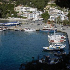 Ιταλίδα τουρίστρια έπεσε από σκάφος στην Αλόννησο και τραυματίστηκε στον αυχένα