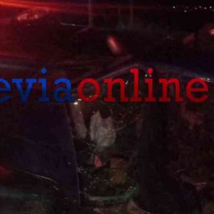 Εύβοια: Σύγκρουση δύο ΙΧ με τραυματίες - Ανετράπη το ένα όχημα