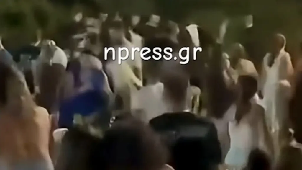 Άγριο ξύλο σε πανηγύρι στο Αντίρριο - Τραπέζια και καρέκλες εκτοξεύονταν δεξιά και αριστερά