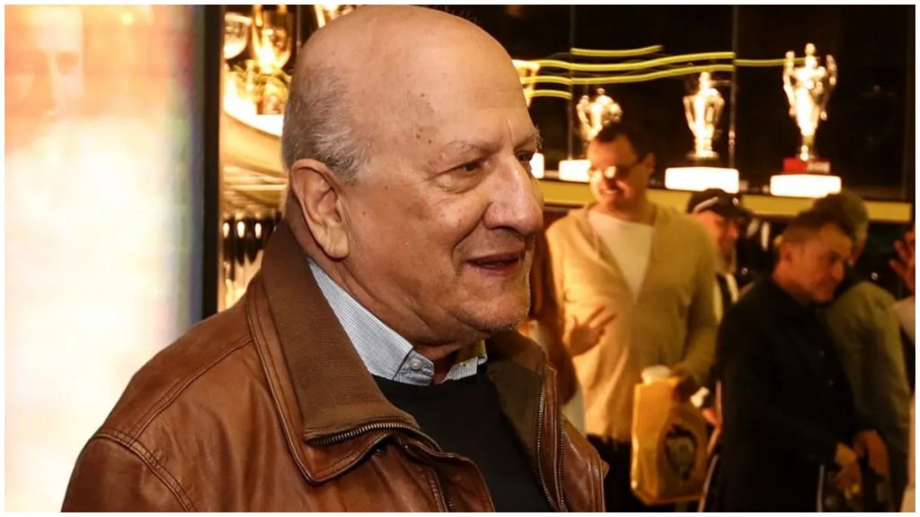 Ο Αντώνης Πανούτσος δίνει μάχη με τον ιό του Δυτικού Νείλου – Νοσηλεύεται πάνω από 30 μέρες στη ΜΕΘ