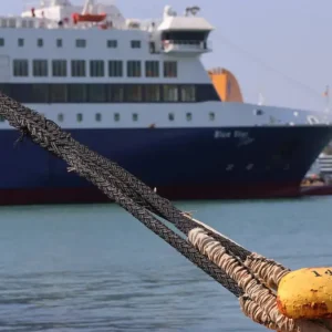 Απαγορευτικό απόπλου από Λαύριο και Ραφήνα: Ποια δρομολόγια δεν γίνονται από Πειραιά
