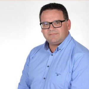 Ο Δήμαρχος Στυλίδας ο ένας από τους δύο συλληφθέντες για την πυρκαγιά στη Βοιωτία - Ο Γιάννης Αποστόλου φέρεται να ήταν ο μελετητής του έργου - Τι δηλώνει στο LamiaReport ο ποινικολόγος Γιώργος Δούμας