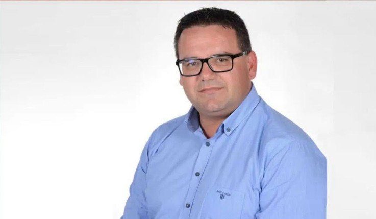 Ο Δήμαρχος Στυλίδας ο ένας από τους δύο συλληφθέντες για την πυρκαγιά στη Βοιωτία - Ο Γιάννης Αποστόλου φέρεται να ήταν ο μελετητής του έργου - Τι δηλώνει ο ποινικολόγος Γιώργος Δούμας