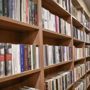 ΔΥΠΑ: Αναρτήθηκαν οι οριστικοί πίνακες για τις επιταγές βιβλίων - Συνεχίζονται οι αιτήσεις
