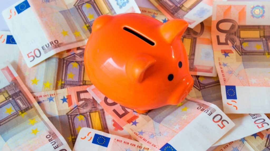 2.200€ μέχρι τα 18: Η Ευρωπαϊκή χώρα που ενέκρινε σύνταξη για... ανηλίκους!