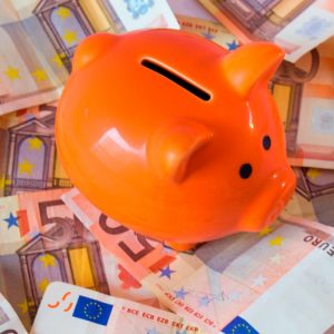 2.200€ μέχρι τα 18: Η Ευρωπαϊκή χώρα που ενέκρινε σύνταξη για... ανηλίκους!