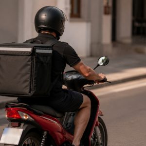 Ζητείται διανομέας από καφετέρια στη Λαμία