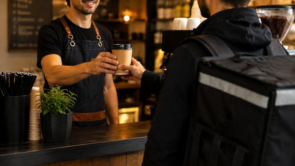 Ζητούνται άτομα για service και delivery από την καφετέρια "Ποδήλατο"