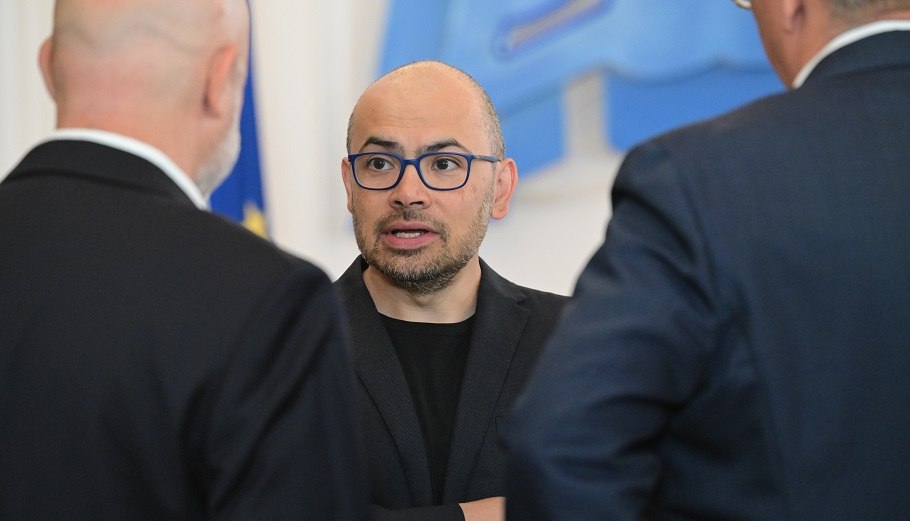 Σερ Ντέμης Χασάμπης: Ποιος είναι ο νέος «εγκέφαλος» του τμήματος AI της Google