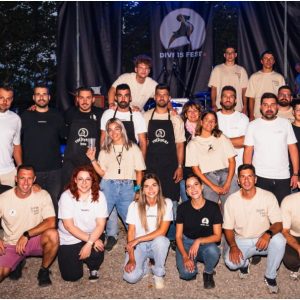 DIVRIS FEST 2026 στις 17–23 Αυγούστου| Δεν είναι απλώς ένα φεστιβάλ. Είναι μια αφορμή να βρεθούμε!
