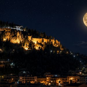 Αυγουστιάτικη Πανσέληνος στο Κάστρο της Λαμίας με μια ξεχωριστή μουσική βραδιά
