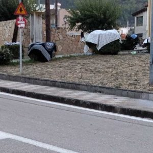 Ρομά κατασκήνωσαν στην Τραγάνα - Διαμαρτύρονται οι κάτοικοι