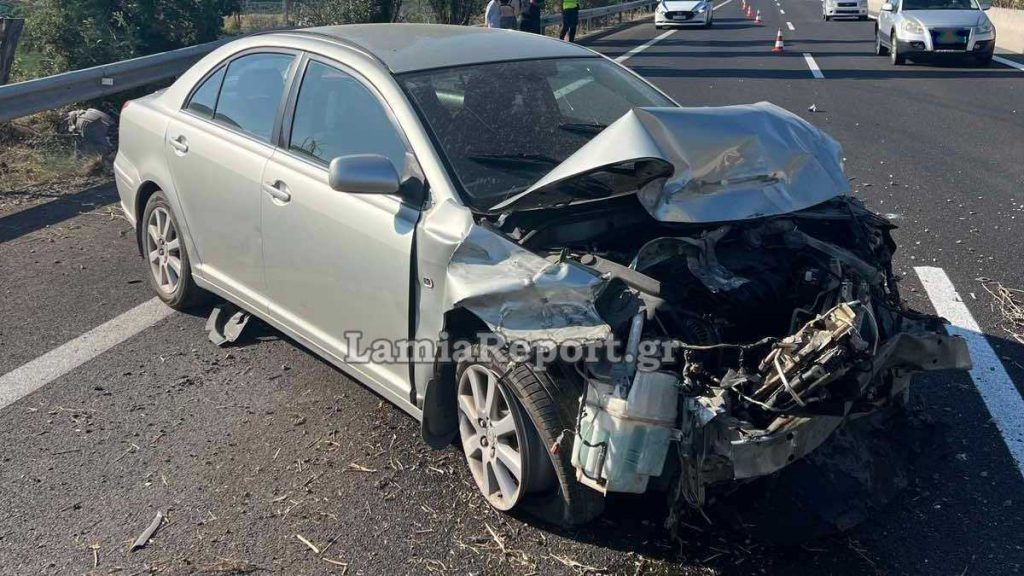 Φθιώτιδα: Τροχαίο για οικογένεια στην εθνική οδό - Δείτε εικόνες