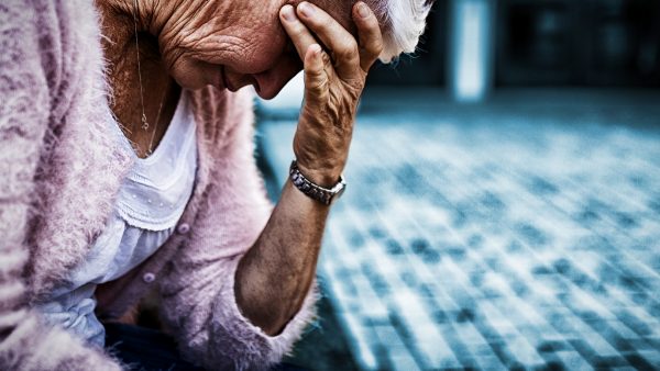 Απάτη μαμούθ: Έβαλε 400.000 ευρώ και κοσμήματα σε σακούλα για να μην τα καταγράψει ο δορυφόρος της εφορίας