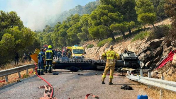 Νεκροί οι δύο χειριστές του ελικοπτέρου που κατέπεσε στην περιοχή της Ψάθας μετά από σύγκρουση με άλλο ελικόπτερο - Βίντεο ντοκουμέντο
