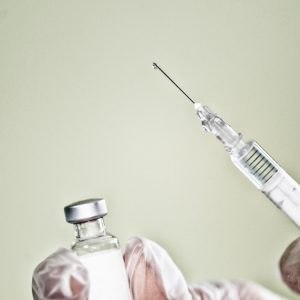 Εγκρίθηκε το πρώτο εμβόλιο mRNA κατά της γρίπης: Ποιοι θα το κάνουν και πόσο αποτελεσματικό είναι