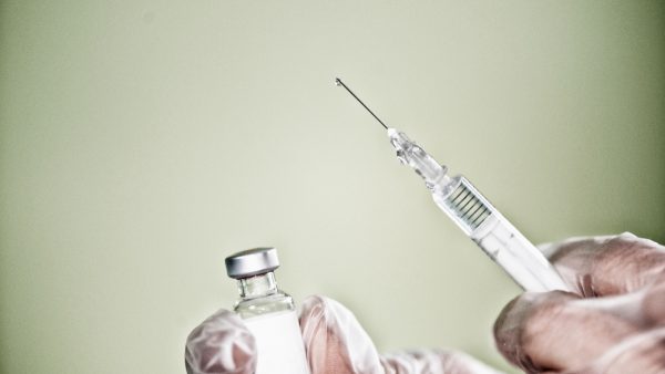 Εγκρίθηκε το πρώτο εμβόλιο mRNA κατά της γρίπης: Ποιοι θα το κάνουν και πόσο αποτελεσματικό είναι