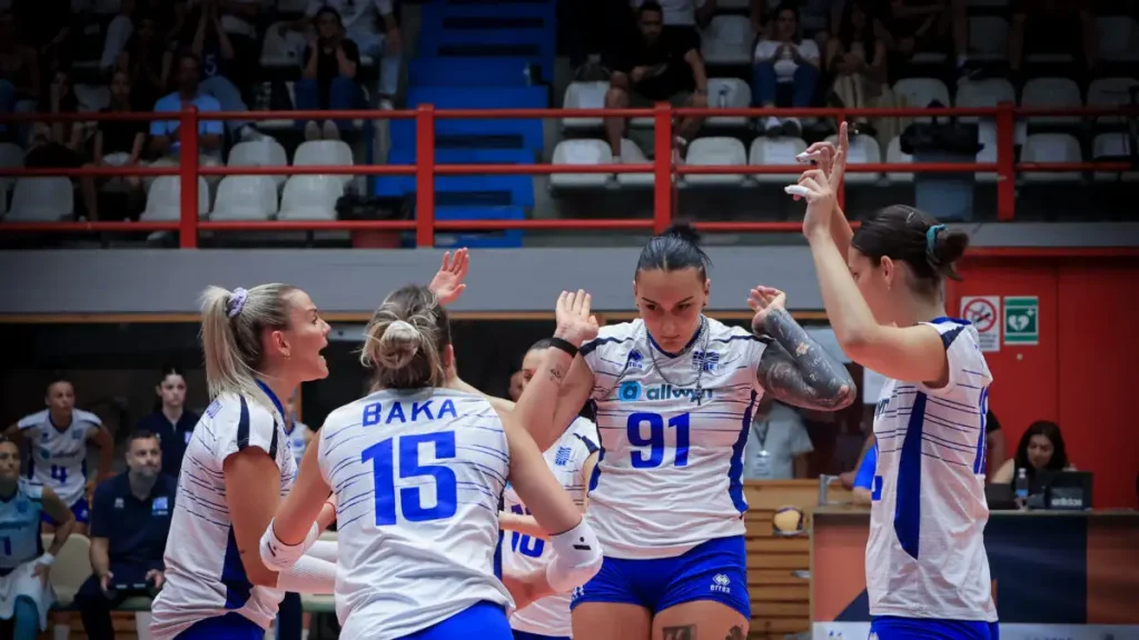 Γαλλία – Ελλάδα 0-3: Η Εθνική βόλεϊ γυναικών με μυθική εμφάνιση προκρίθηκε στα προημιτελικά του Eurovolley