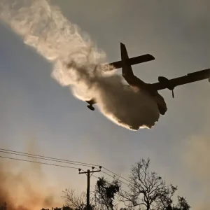 Ενδείξεις για κατασκευαστικές αστοχίες στο αιολικό πάρκο από το οποίο ξεκίνησε η μεγάλη φωτιά της Αττικοβοιωτίας