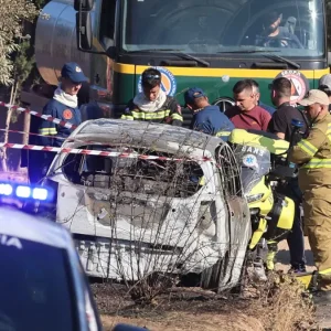 Πυρκαγιά στο Πικέρμι: Tαυτοποιήθηκε ο απανθρακωμένος οδηγός που βρέθηκε στο αυτοκίνητο