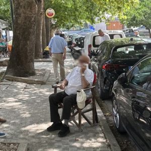 Ένα ακόμη ατύχημα για ηλικιωμένο από προβληματικό πεζοδρόμιο