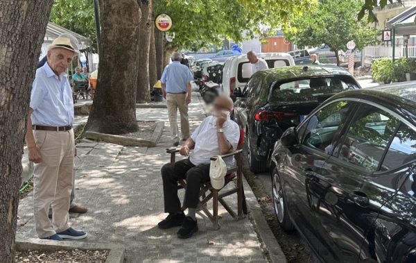 Ένα ακόμη ατύχημα για ηλικιωμένο από προβληματικό πεζοδρόμιο