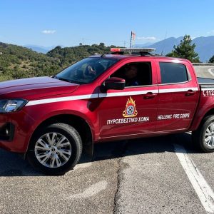 Υπό έλεγχο η πυρκαγιά στην Καμηλόβρυση - Συνεχείς ρίψεις για διαβροχή από ελικόπτερο