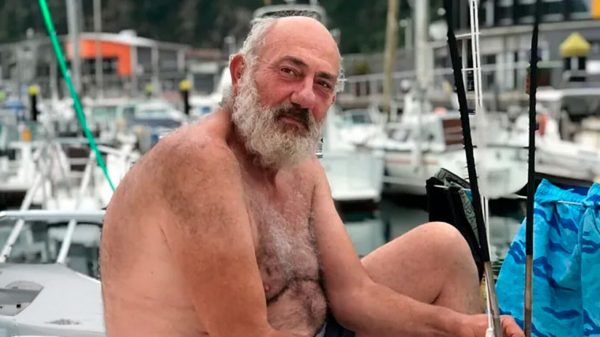 Κατηγορεί τον εαυτό της η σύζυγος του Ισπανού επιχειρηματία που έπεσε από σκάφος στο Ιόνιο: «Δεν γυρίζω πίσω μέχρι να βρεθεί»