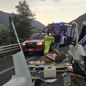 Σοκ στην Ιταλία: Έξι νεκροί και 34 τραυματίες σε καραμπόλα με τουριστικό λεωφορείο και τροχόσπιτο