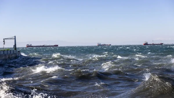 Καιρός: Μελτέμι πάνω από 110 χιλιόμετρα την ώρα σε Αττική και Εύβοια – Χάρτης με τις ριπές ανέμου στη χώρα