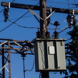 Πήγαν να κλέψουν καλώδια, τον χτύπησε το ρεύμα και τον εγκατέλειψαν... νεκρό