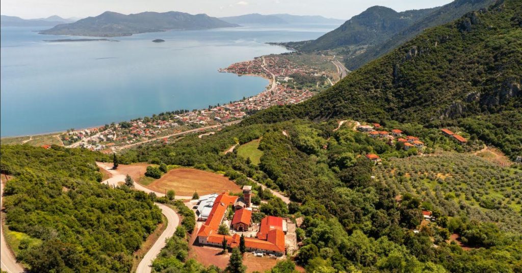 Στροφή στην ηπειρωτική Ελλάδα για τις οικογενειακές διακοπές του Αυγούστου – Τέσσερις οικονομικοί προορισμοί στη Φθιώτιδα