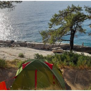 Στροφή στις διακοπές σε κάμπινγκ: Πληρότητες 95%, η περιοχή "πρωταθλητής - Το κόστος για τετραμελή οικογένεια