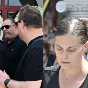 Βαθιά συγκίνηση στην κηδεία του Δημήτρη Κόκοτα: Συντετριμμένες η σύζυγος, η αδελφή και η κόρη -Τον αποχαιρέτησαν φίλοι και συνάδελφοι τραγουδιστές(ΒΙΝΤΕΟ-ΦΩΤΟ)