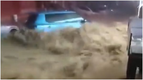 Κίνα: 10 νεκροί από τις καταρρακτώδεις βροχές που σάρωσαν τη χώρα – Σπίτια κατέρρευσαν σαν χάρτινοι πύργοι