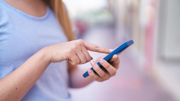 Νέα απάτη με SMS: Θα λάβεις μήνυμα για δήθεν τροχονομική παράβαση - Μην πατήσεις στον σύνδεσμο!