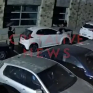 Ηράκλειο: «Τράβαγε» με το κινητό του τέσσερα κοριτσάκια που κάθονταν αμέριμνα σε πεζούλι