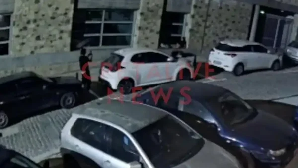 Ηράκλειο: «Τράβαγε» με το κινητό του τέσσερα κοριτσάκια που κάθονταν αμέριμνα σε πεζούλι